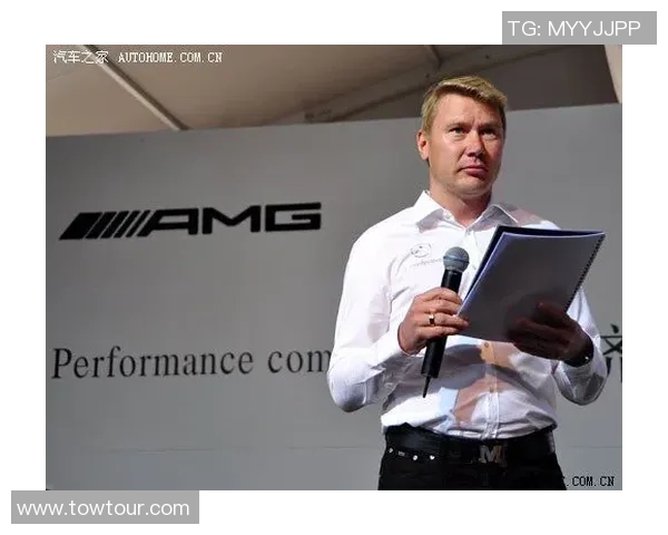 米卡对足球明星的热爱与追随展现了年轻人的激情与梦想